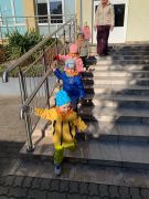 jesienne zabawy w ogrodzie przedszkolnym