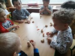 Lepimy bałwanka z masy solnej