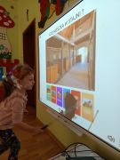 Ćwiczenia przy tablicy multimedialnej - poznajemy domy zwierząt 