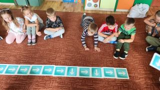 ilustracja do wpisu 
Pierwsze kodowanie czyli kubeczkowe zabawy matematyczne