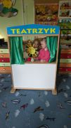 Teatrzyk dzieci na podstawie wiersza pt. "Jabłko i gruszka"