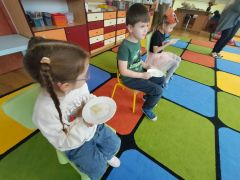 KONKURENCJA - KTÓRY MIŚ PIERWSZY ZJE MIÓD 