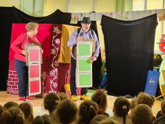 "Kolorowe wiersze"-przedstawienie w wykonaniu Teatru CoNieco